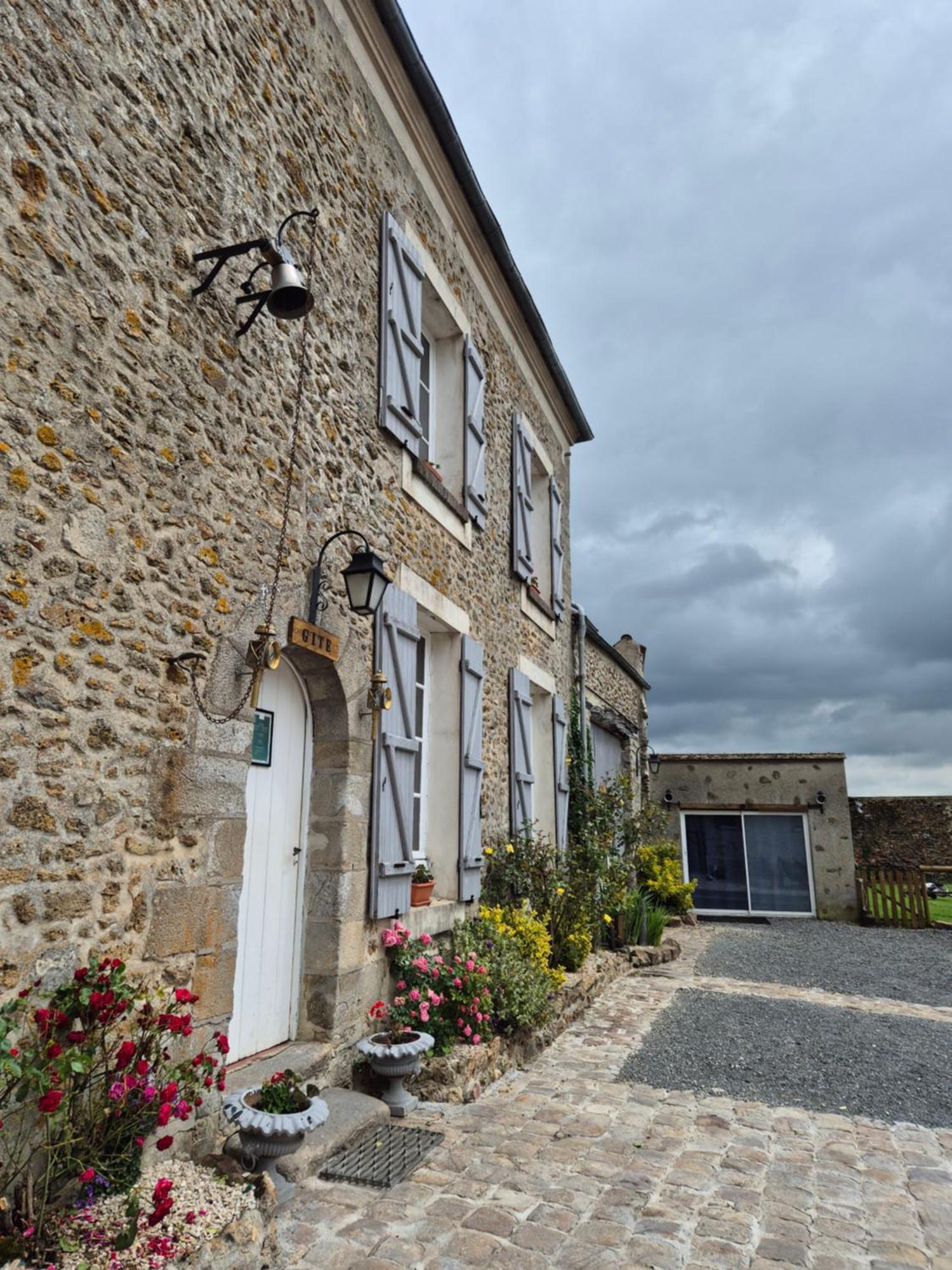 Domaine De La Ferme De Jean Grogne Hotell Fontenay-Trésigny Exteriör bild